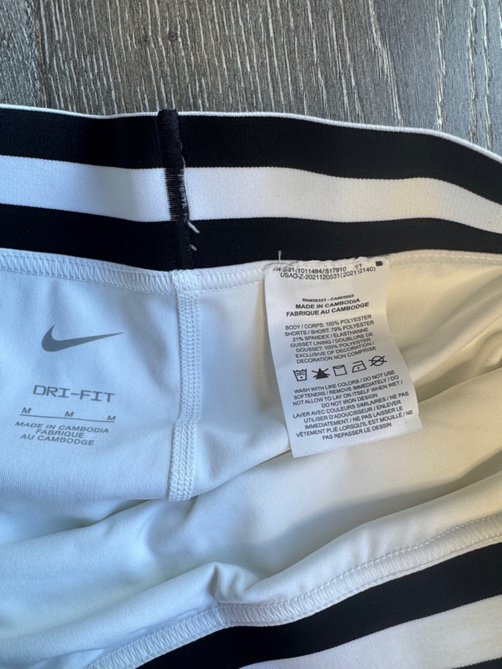 Nike White Pleated Dry-Fit Tennis Skort with Black Striped Waistband MK0582 - Picture 4 of 5